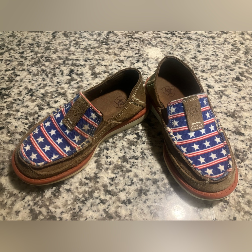 Toddler Ariat shoes. Great condition &  great w Wrangler jeans. Cowboy up!